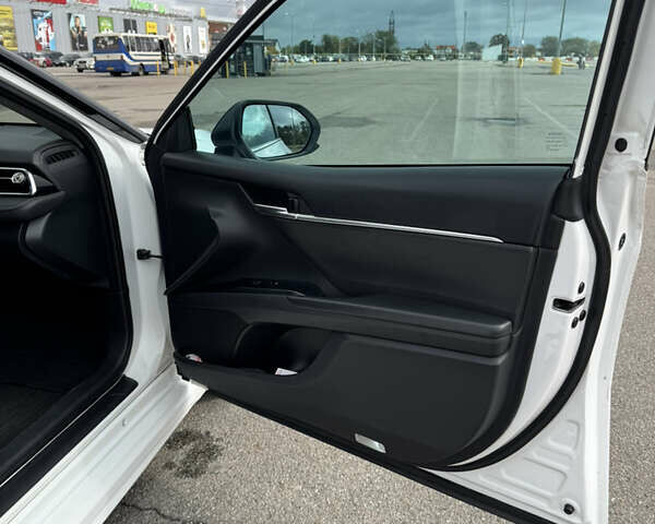 Белый Тойота Камри, объемом двигателя 2.49 л и пробегом 140 тыс. км за 21500 $, фото 15 на Automoto.ua