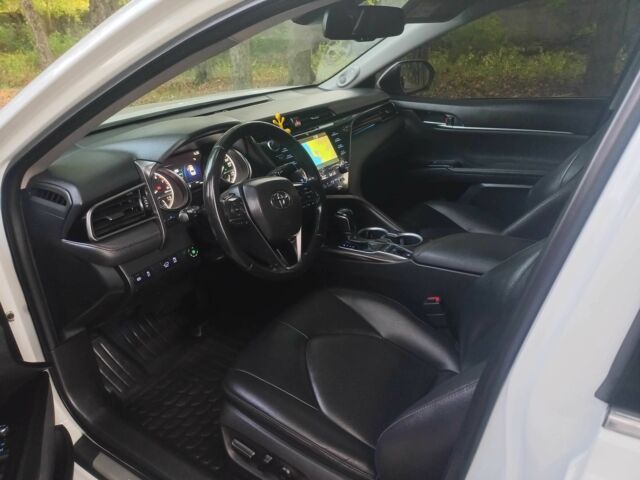 Белый Тойота Камри, объемом двигателя 2.5 л и пробегом 93 тыс. км за 25000 $, фото 3 на Automoto.ua