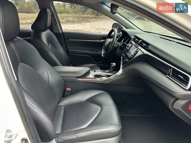 Білий Тойота Камрі, об'ємом двигуна 2.49 л та пробігом 160 тис. км за 23400 $, фото 16 на Automoto.ua