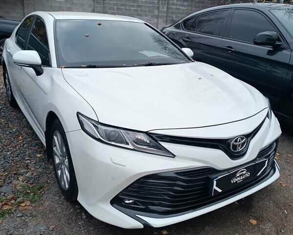 Белый Тойота Камри, объемом двигателя 2.5 л и пробегом 154 тыс. км за 21500 $, фото 4 на Automoto.ua