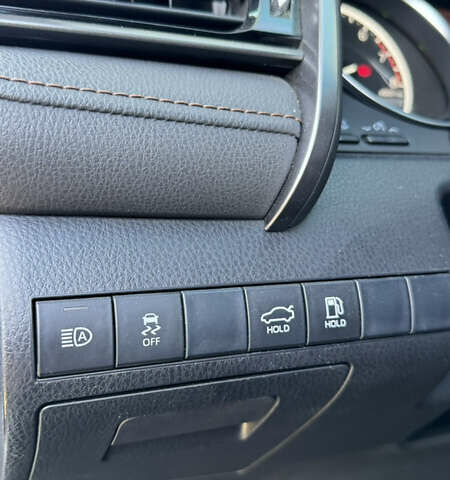 Білий Тойота Камрі, об'ємом двигуна 2.5 л та пробігом 115 тис. км за 23499 $, фото 6 на Automoto.ua