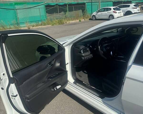 Белый Тойота Камри, объемом двигателя 2.49 л и пробегом 153 тыс. км за 19800 $, фото 9 на Automoto.ua