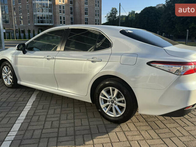 Белый Тойота Камри, объемом двигателя 2.49 л и пробегом 137 тыс. км за 21950 $, фото 15 на Automoto.ua