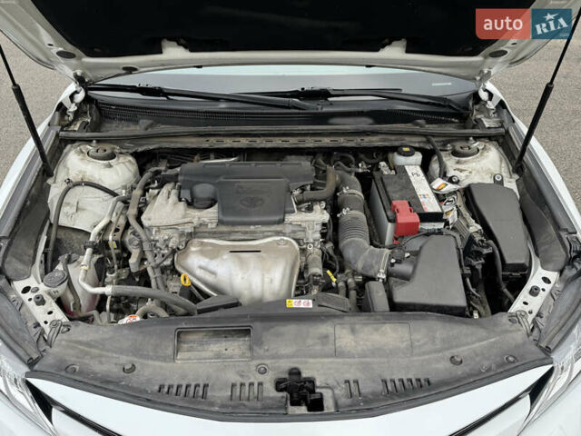 Белый Тойота Камри, объемом двигателя 2.49 л и пробегом 32 тыс. км за 23700 $, фото 38 на Automoto.ua