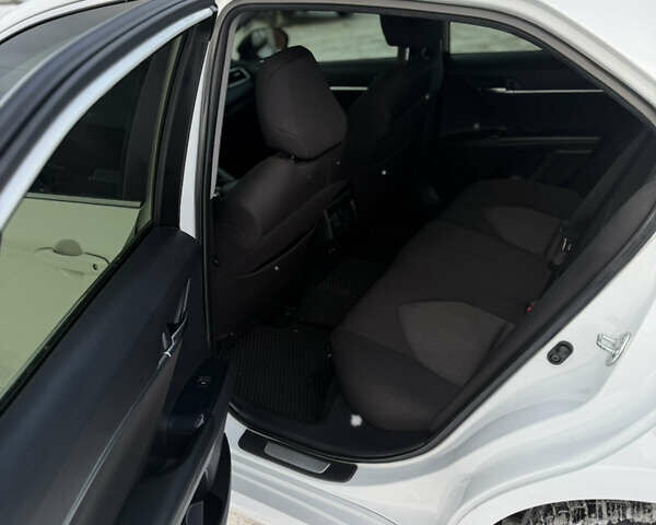 Белый Тойота Камри, объемом двигателя 2.5 л и пробегом 122 тыс. км за 22800 $, фото 30 на Automoto.ua