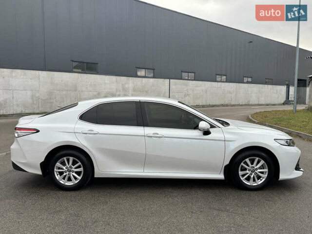 Белый Тойота Камри, объемом двигателя 2.49 л и пробегом 32 тыс. км за 23700 $, фото 5 на Automoto.ua