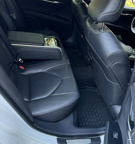 Білий Тойота Камрі, об'ємом двигуна 2.5 л та пробігом 115 тис. км за 23499 $, фото 11 на Automoto.ua