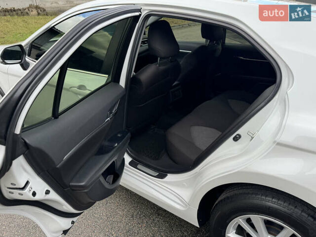 Белый Тойота Камри, объемом двигателя 2.49 л и пробегом 32 тыс. км за 23700 $, фото 23 на Automoto.ua