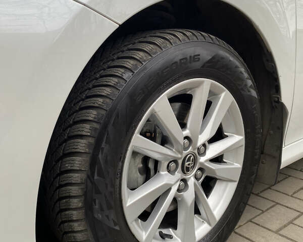 Білий Тойота Камрі, об'ємом двигуна 2.5 л та пробігом 107 тис. км за 22500 $, фото 26 на Automoto.ua