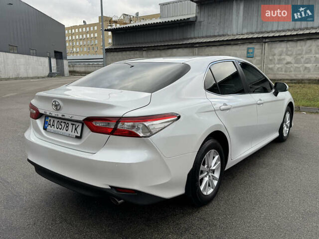 Белый Тойота Камри, объемом двигателя 2.49 л и пробегом 32 тыс. км за 23700 $, фото 7 на Automoto.ua