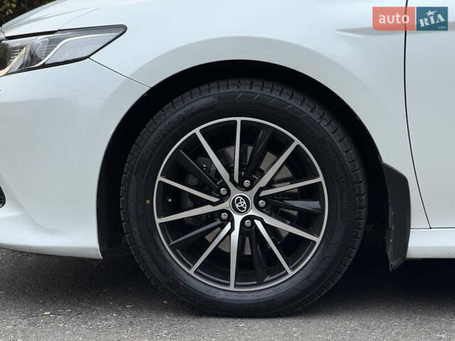 Білий Тойота Камрі, об'ємом двигуна 2.49 л та пробігом 158 тис. км за 22777 $, фото 24 на Automoto.ua