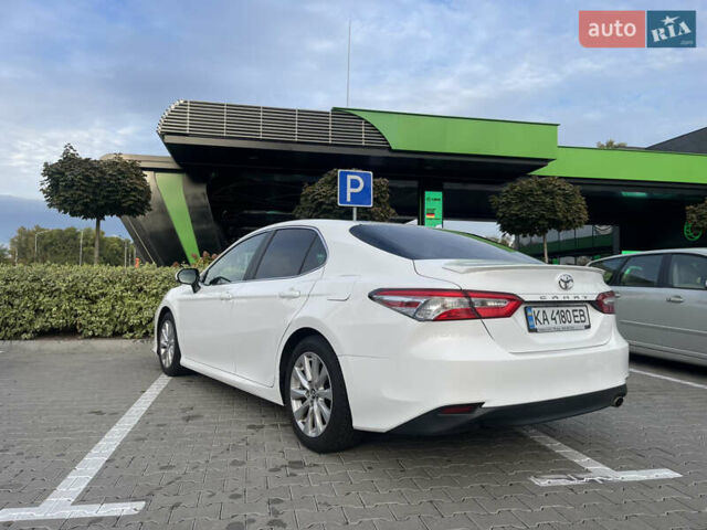 Белый Тойота Камри, объемом двигателя 2.49 л и пробегом 143 тыс. км за 17600 $, фото 9 на Automoto.ua