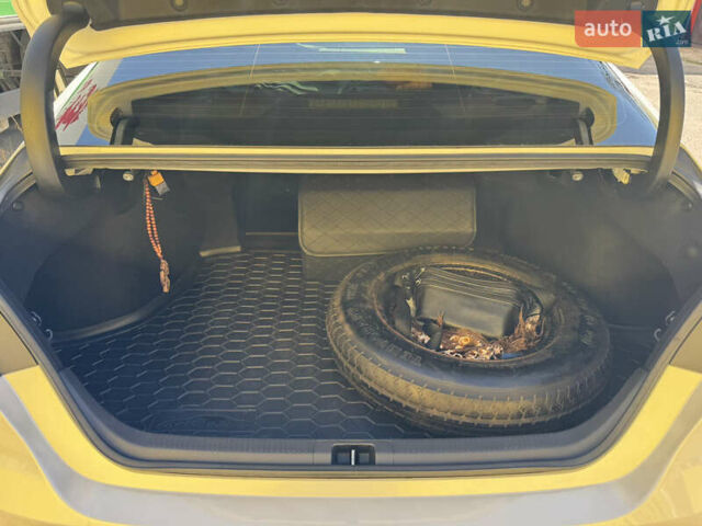 Белый Тойота Камри, объемом двигателя 2.49 л и пробегом 157 тыс. км за 22900 $, фото 12 на Automoto.ua