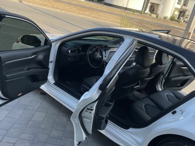 Белый Тойота Камри, объемом двигателя 2.5 л и пробегом 145 тыс. км за 19200 $, фото 5 на Automoto.ua