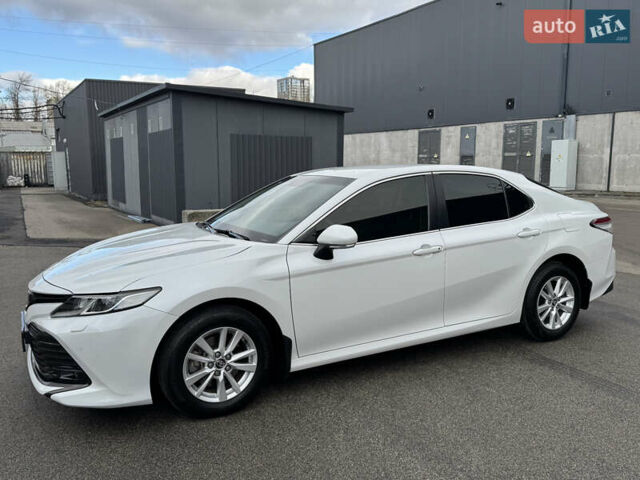 Белый Тойота Камри, объемом двигателя 2.49 л и пробегом 32 тыс. км за 23700 $, фото 13 на Automoto.ua