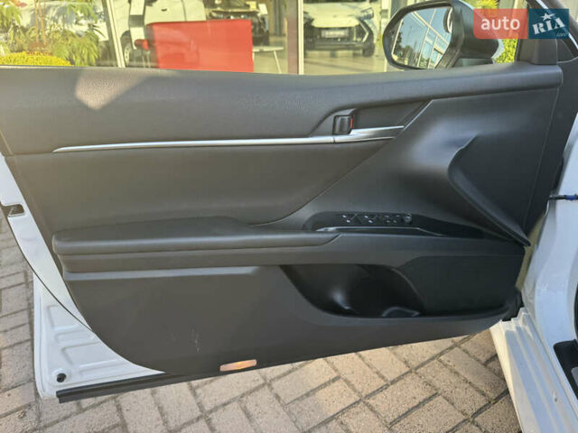 Белый Тойота Камри, объемом двигателя 2.49 л и пробегом 137 тыс. км за 21950 $, фото 20 на Automoto.ua