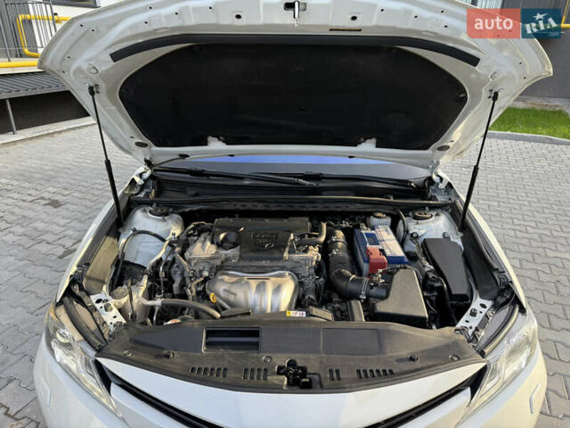 Белый Тойота Камри, объемом двигателя 2.49 л и пробегом 175 тыс. км за 21500 $, фото 17 на Automoto.ua