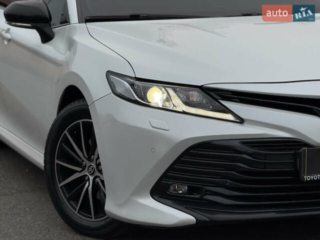 Білий Тойота Камрі, об'ємом двигуна 2.49 л та пробігом 158 тис. км за 22777 $, фото 8 на Automoto.ua