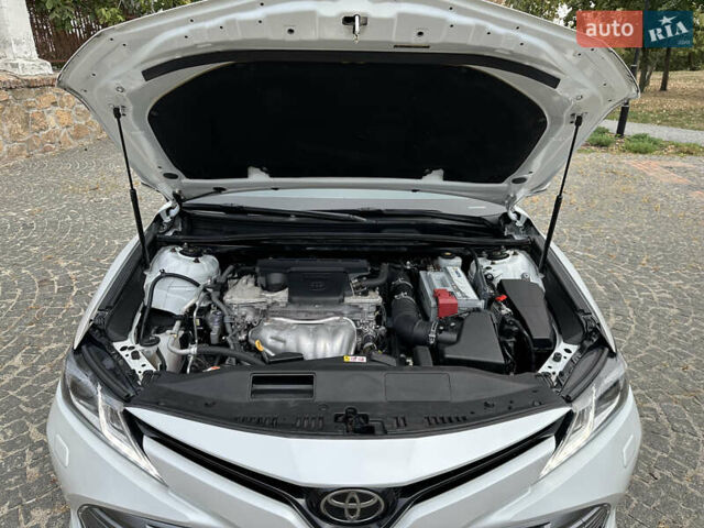 Білий Тойота Камрі, об'ємом двигуна 2.49 л та пробігом 160 тис. км за 23400 $, фото 18 на Automoto.ua