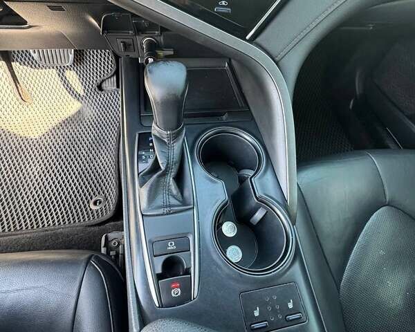 Белый Тойота Камри, объемом двигателя 2.49 л и пробегом 153 тыс. км за 19800 $, фото 16 на Automoto.ua