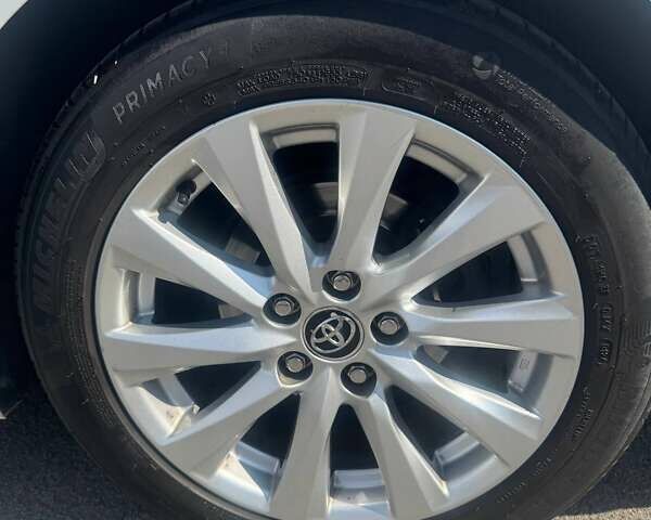 Белый Тойота Камри, объемом двигателя 2.49 л и пробегом 153 тыс. км за 19800 $, фото 8 на Automoto.ua