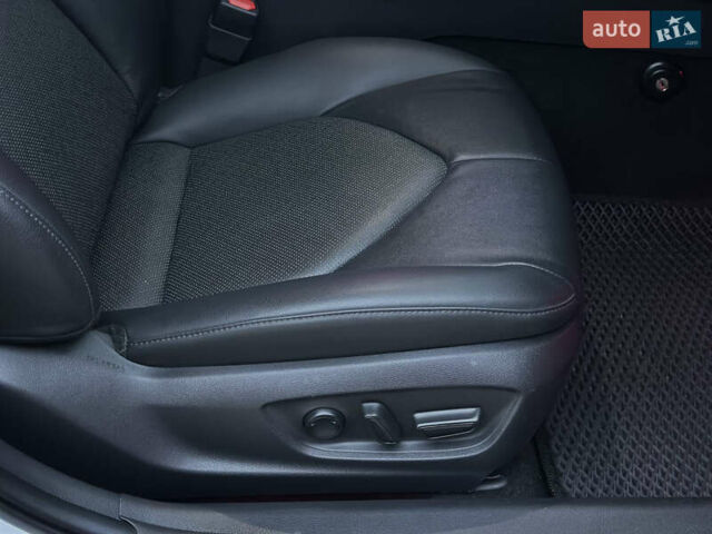 Білий Тойота Камрі, об'ємом двигуна 2.49 л та пробігом 158 тис. км за 22777 $, фото 36 на Automoto.ua