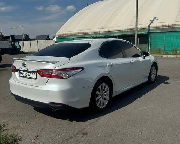 Белый Тойота Камри, объемом двигателя 2.49 л и пробегом 153 тыс. км за 19800 $, фото 4 на Automoto.ua