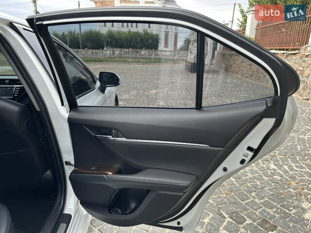 Білий Тойота Камрі, об'ємом двигуна 2.49 л та пробігом 160 тис. км за 23400 $, фото 14 на Automoto.ua