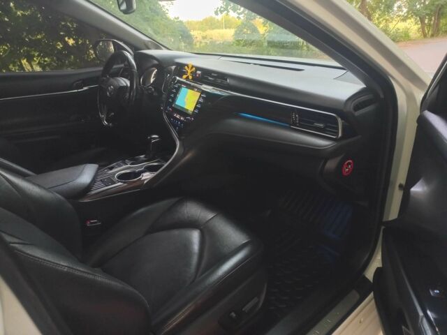 Белый Тойота Камри, объемом двигателя 2.5 л и пробегом 93 тыс. км за 25000 $, фото 5 на Automoto.ua