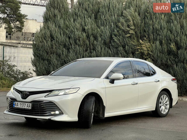 Белый Тойота Камри, объемом двигателя 2.49 л и пробегом 94 тыс. км за 25000 $, фото 2 на Automoto.ua