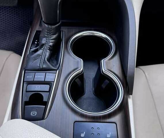 Белый Тойота Камри, объемом двигателя 2.5 л и пробегом 58 тыс. км за 15500 $, фото 11 на Automoto.ua