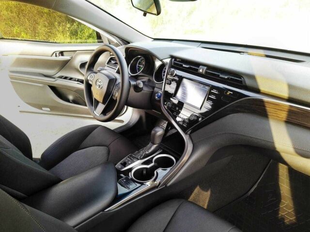 Белый Тойота Камри, объемом двигателя 2.5 л и пробегом 100 тыс. км за 22000 $, фото 7 на Automoto.ua