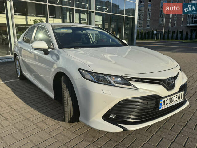 Белый Тойота Камри, объемом двигателя 2.49 л и пробегом 137 тыс. км за 21950 $, фото 5 на Automoto.ua