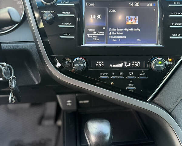 Белый Тойота Камри, объемом двигателя 2.5 л и пробегом 122 тыс. км за 22800 $, фото 14 на Automoto.ua