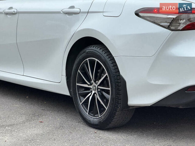 Білий Тойота Камрі, об'ємом двигуна 2.49 л та пробігом 158 тис. км за 22777 $, фото 23 на Automoto.ua