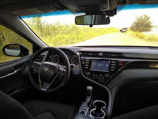 Белый Тойота Камри, объемом двигателя 2.5 л и пробегом 100 тыс. км за 22000 $, фото 6 на Automoto.ua