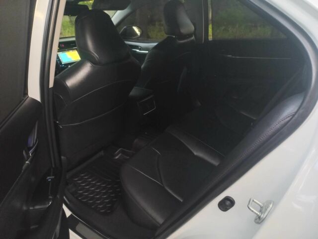 Белый Тойота Камри, объемом двигателя 2.5 л и пробегом 93 тыс. км за 25000 $, фото 4 на Automoto.ua