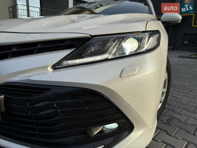 Белый Тойота Камри, объемом двигателя 2.49 л и пробегом 175 тыс. км за 21500 $, фото 16 на Automoto.ua