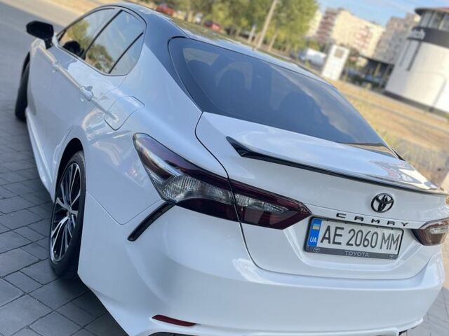 Белый Тойота Камри, объемом двигателя 2.5 л и пробегом 145 тыс. км за 19200 $, фото 3 на Automoto.ua