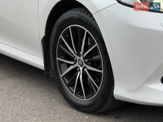 Білий Тойота Камрі, об'ємом двигуна 2.49 л та пробігом 158 тис. км за 22777 $, фото 12 на Automoto.ua