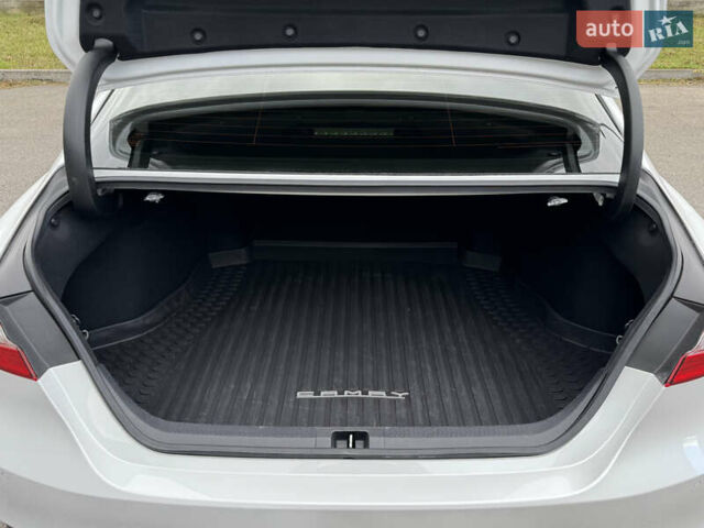 Белый Тойота Камри, объемом двигателя 2.49 л и пробегом 32 тыс. км за 23700 $, фото 36 на Automoto.ua