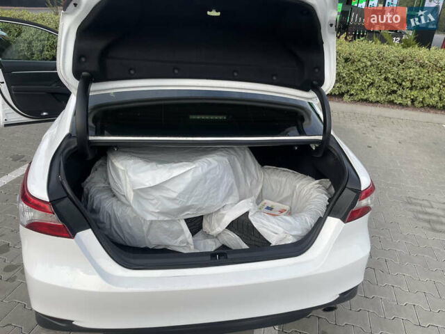 Белый Тойота Камри, объемом двигателя 2.49 л и пробегом 143 тыс. км за 17600 $, фото 20 на Automoto.ua