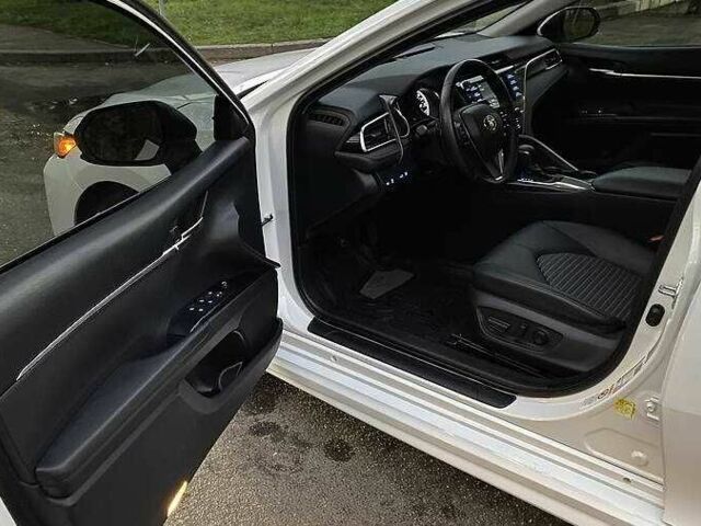 Білий Тойота Камрі, об'ємом двигуна 2.5 л та пробігом 95 тис. км за 17400 $, фото 3 на Automoto.ua