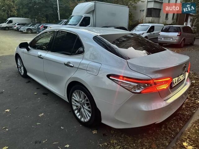 Белый Тойота Камри, объемом двигателя 2.49 л и пробегом 125 тыс. км за 25500 $, фото 4 на Automoto.ua