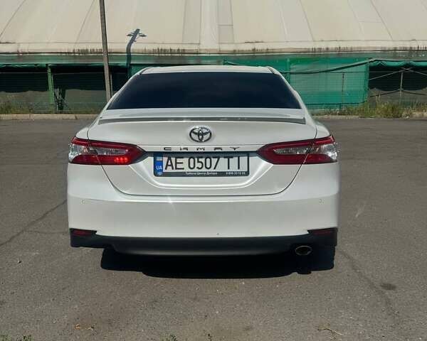 Белый Тойота Камри, объемом двигателя 2.49 л и пробегом 153 тыс. км за 19800 $, фото 5 на Automoto.ua