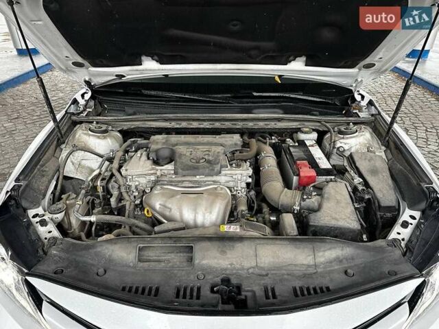 Тойота Камри 2019 в Днепре (Днепропетровске) на Automoto.ua Белый Тойота Камри, объемом двигателя 2.49 л и пробегом 78 тыс. км за 20999 $, фото 21 на Automoto.ua