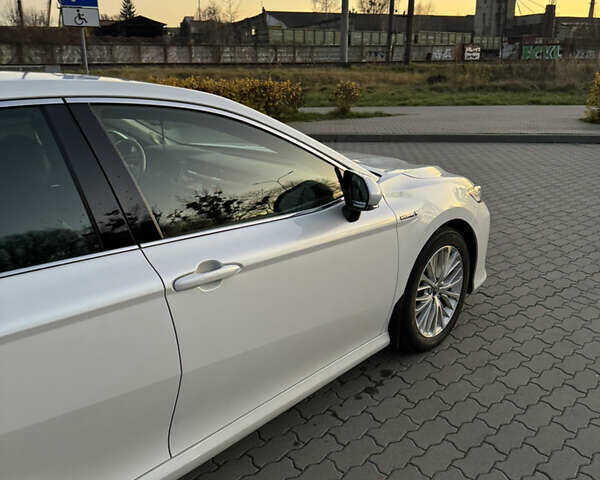 Белый Тойота Камри, объемом двигателя 2.49 л и пробегом 80 тыс. км за 27500 $, фото 25 на Automoto.ua