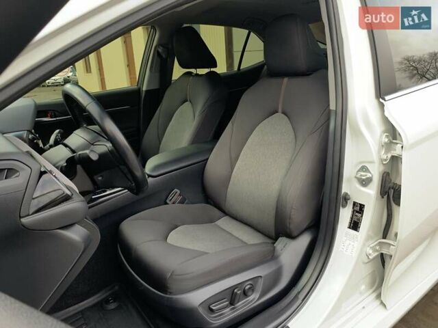 Белый Тойота Камри, объемом двигателя 2.5 л и пробегом 32 тыс. км за 24355 $, фото 24 на Automoto.ua