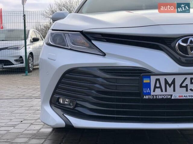 Белый Тойота Камри, объемом двигателя 2.5 л и пробегом 32 тыс. км за 24355 $, фото 5 на Automoto.ua