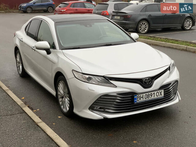 Белый Тойота Камри, объемом двигателя 2.49 л и пробегом 63 тыс. км за 23500 $, фото 4 на Automoto.ua